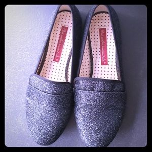Black shimmery flats!